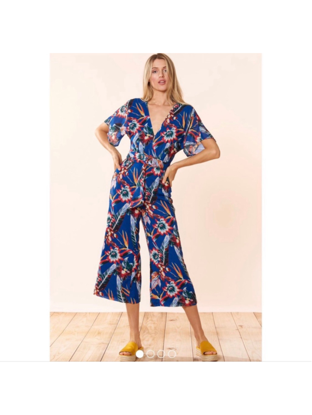 RED CARTER RT: $198 Blue Floral Vivian Jumpsuit size Medium